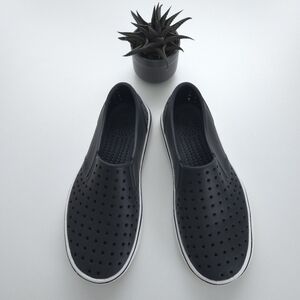 Native Shoes Youth 'Miles' Black Slip On Shoes size J3